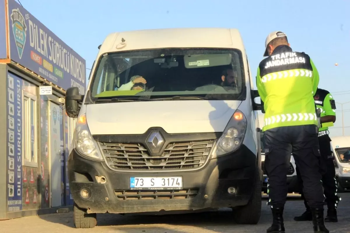 cizrede okul servislerine guvenlik denetimi McmJDEgq.jpg